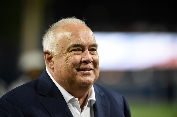Padres executive chairman Ron Fowler steps down