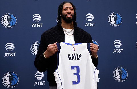 NBA trade deadline - Mavericks acquire Anthony Davis